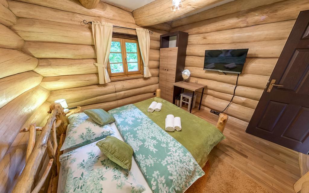 Bear'S Log Villa Selište Drežničko Eksteriør bilde