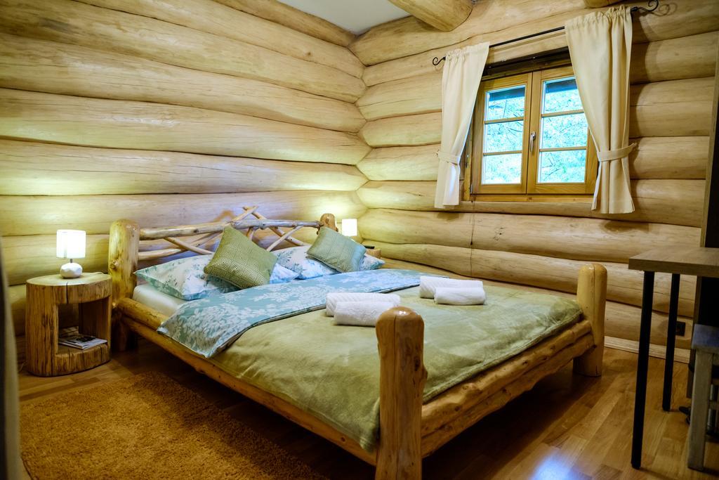 Bear'S Log Villa Selište Drežničko Eksteriør bilde