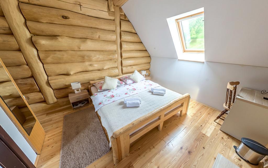 Bear'S Log Villa Selište Drežničko Eksteriør bilde